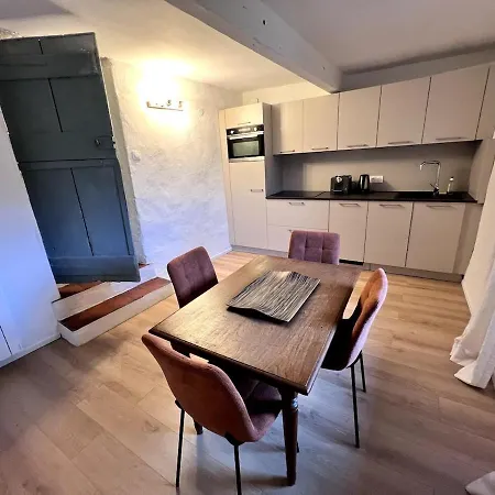 Holiday home Maison Authentique Centre Historique Villeneuve-les-Avignon